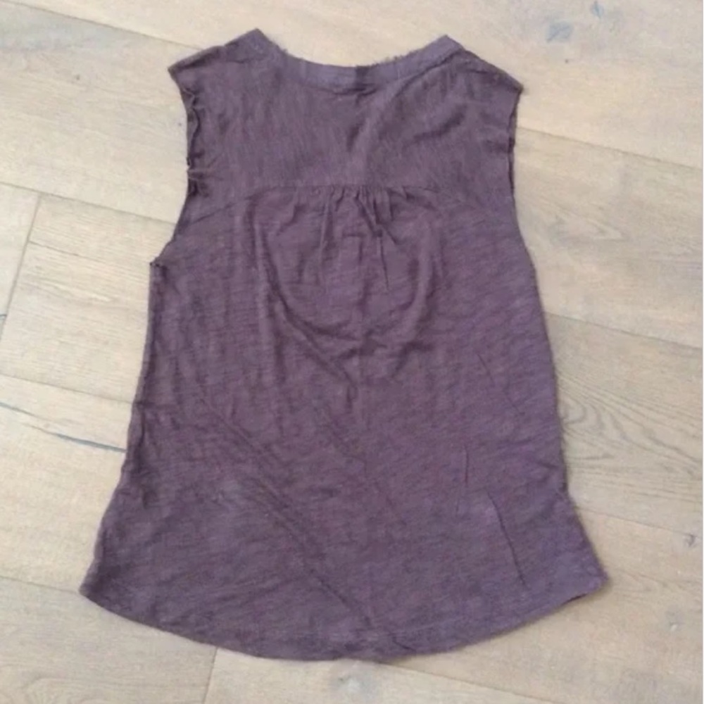 Cotton sleeveless embroidered tank top - Picture 2 of 9